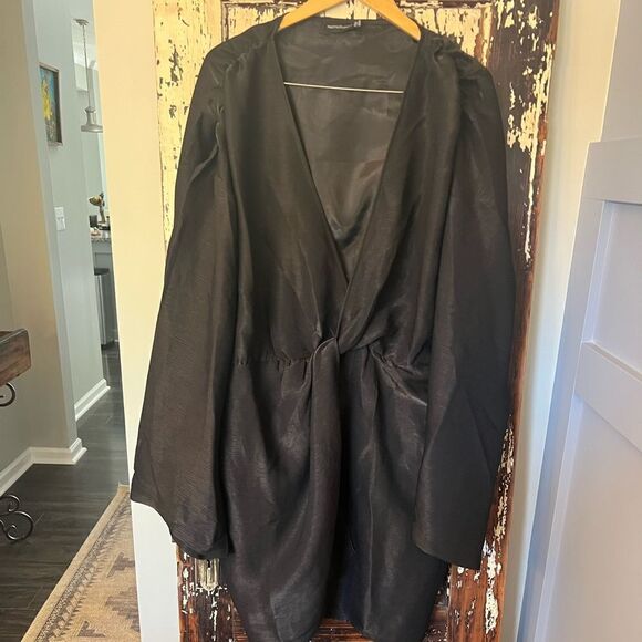 NWT Pretty Little Thing Plus Black Glitter Twist Front Wrap Shift Dress. Size 18 - Picture 1 of 12